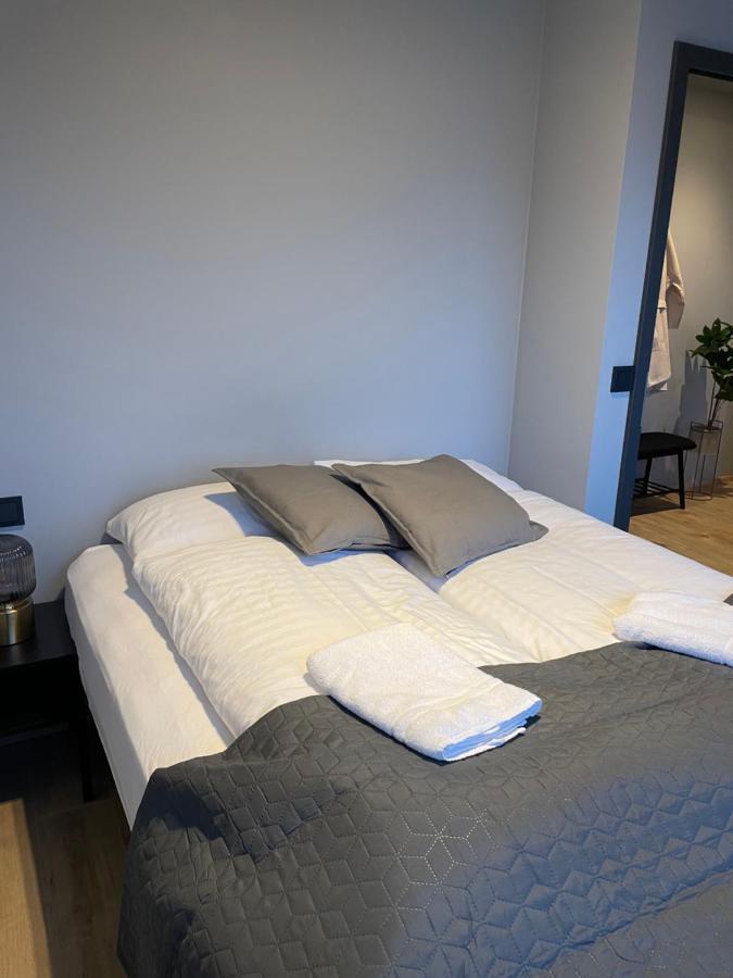 Lovely Apartment With Hot Tub Access Акурейри Екстериор снимка